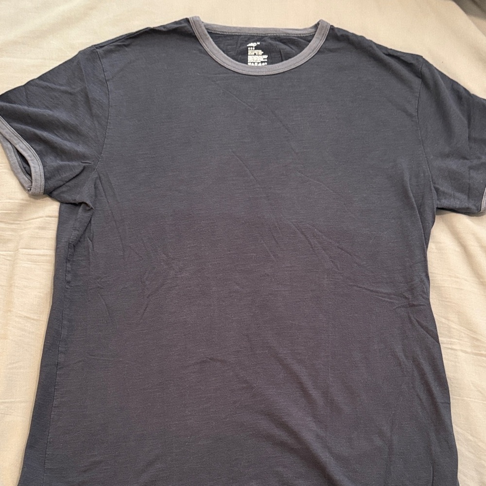 GAP Men's Navy Blue Ring-Neck T-Shirt